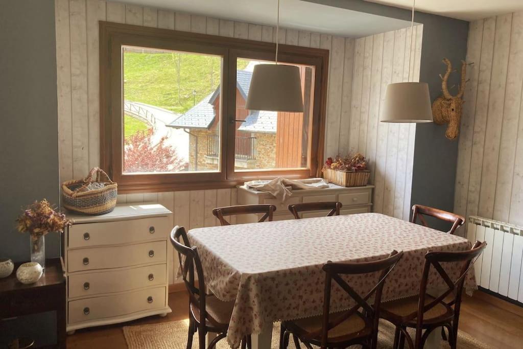 Elegante Apartamento En Escarrilla Con Vistas Al Valle מראה חיצוני תמונה