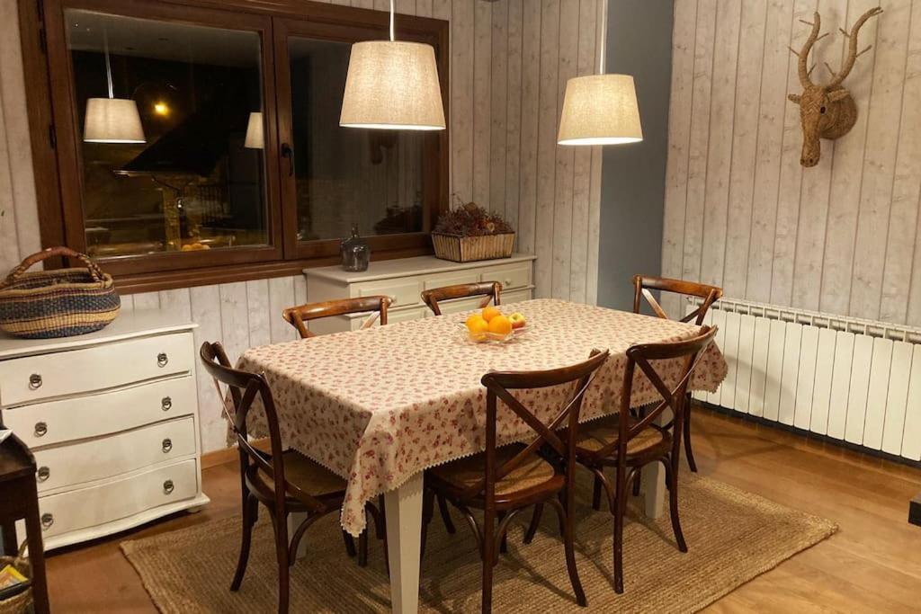Elegante Apartamento En Escarrilla Con Vistas Al Valle מראה חיצוני תמונה